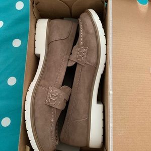 Loafers Taupe in color size 10